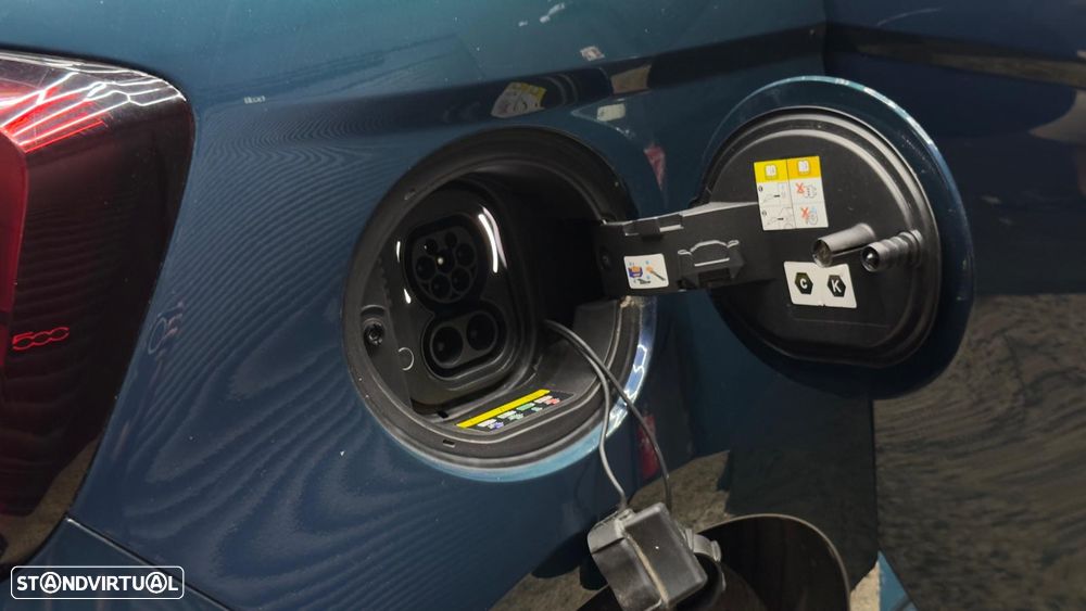 Fiat 500e 3 + 1 42kWh Icon - 46