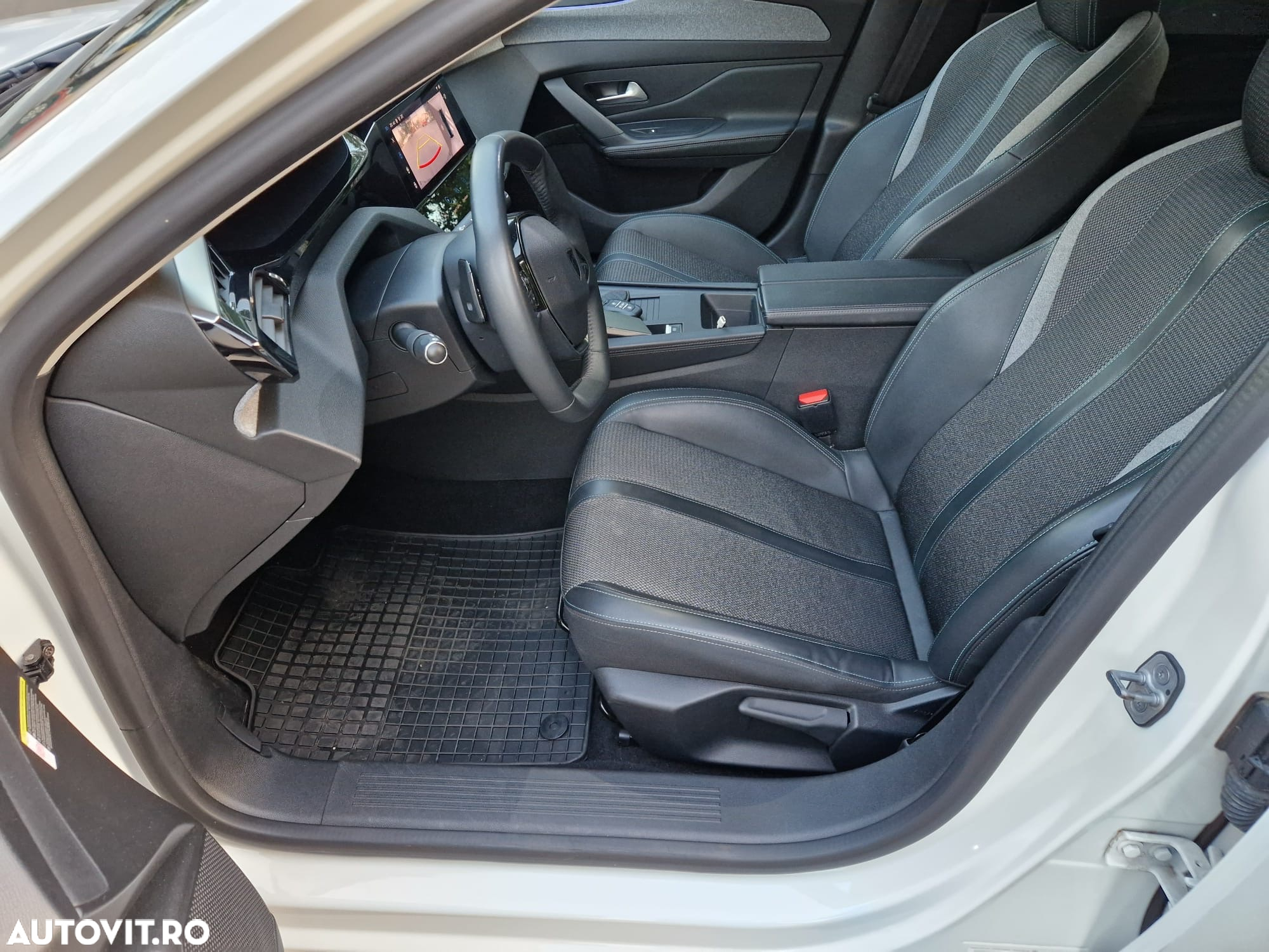 Peugeot 308 1.2 L PureTech Turbo S&S EAT8 Allure Pack - 12
