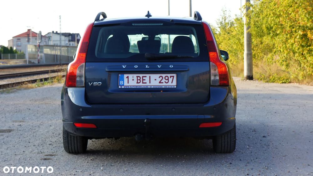 Volvo V50 D2 Momentum - 8