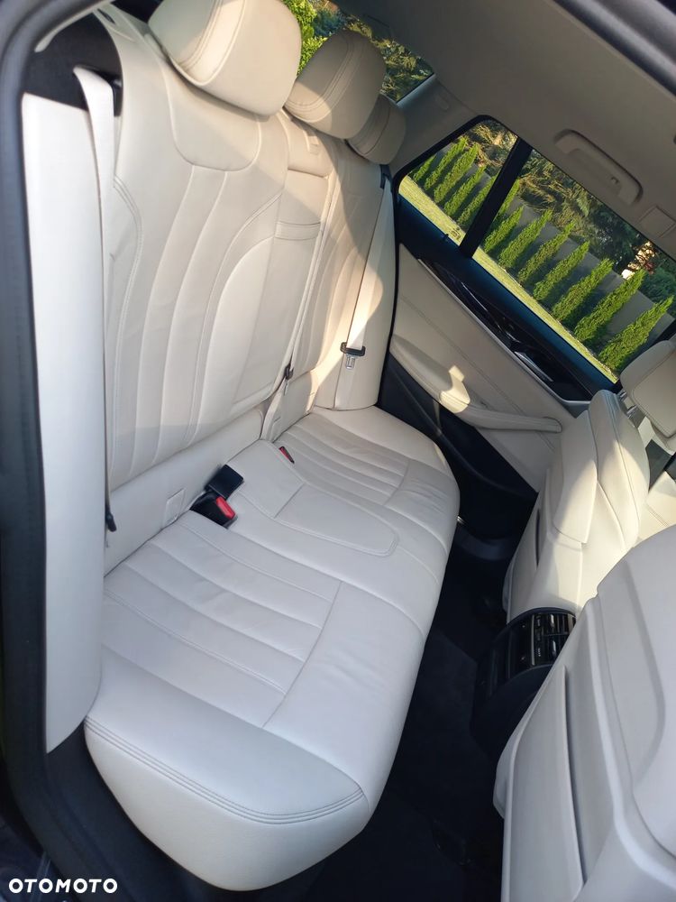 BMW Seria 5 520i - 24