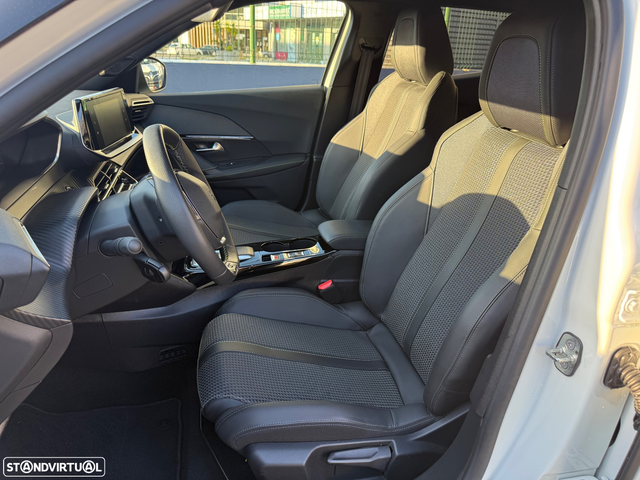 Peugeot e-2008 50 kWh Allure Pack - 15