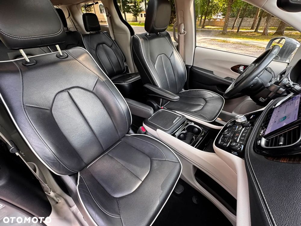 Chrysler Pacifica - 10