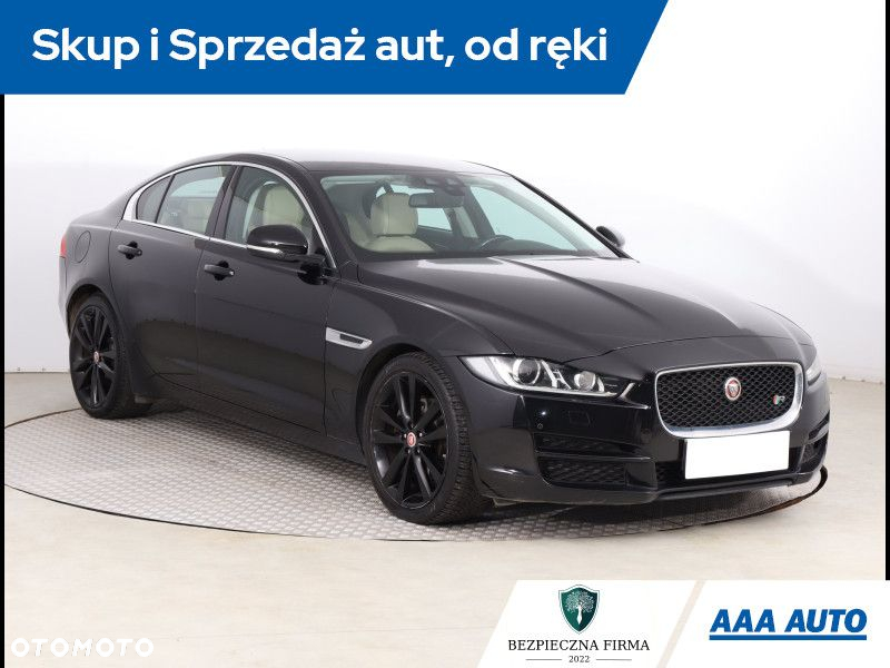 Jaguar XE - 2