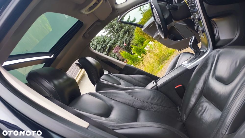 Volvo XC 60 D5 AWD Geartronic Summum - 37