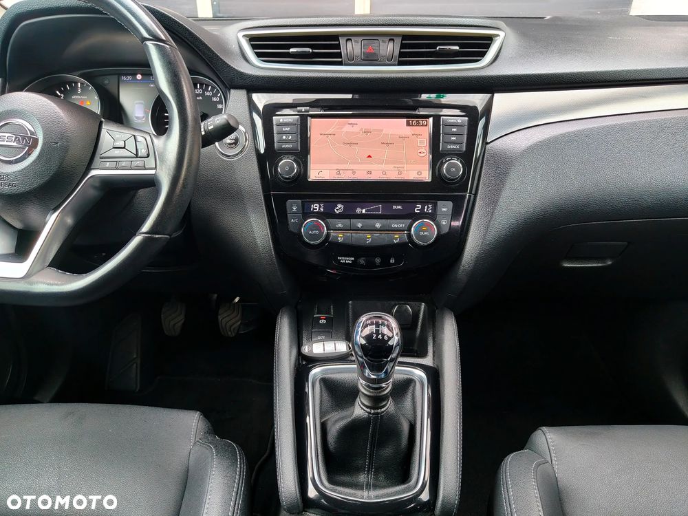 Nissan Qashqai 1.7 dCi TEKNA - 26