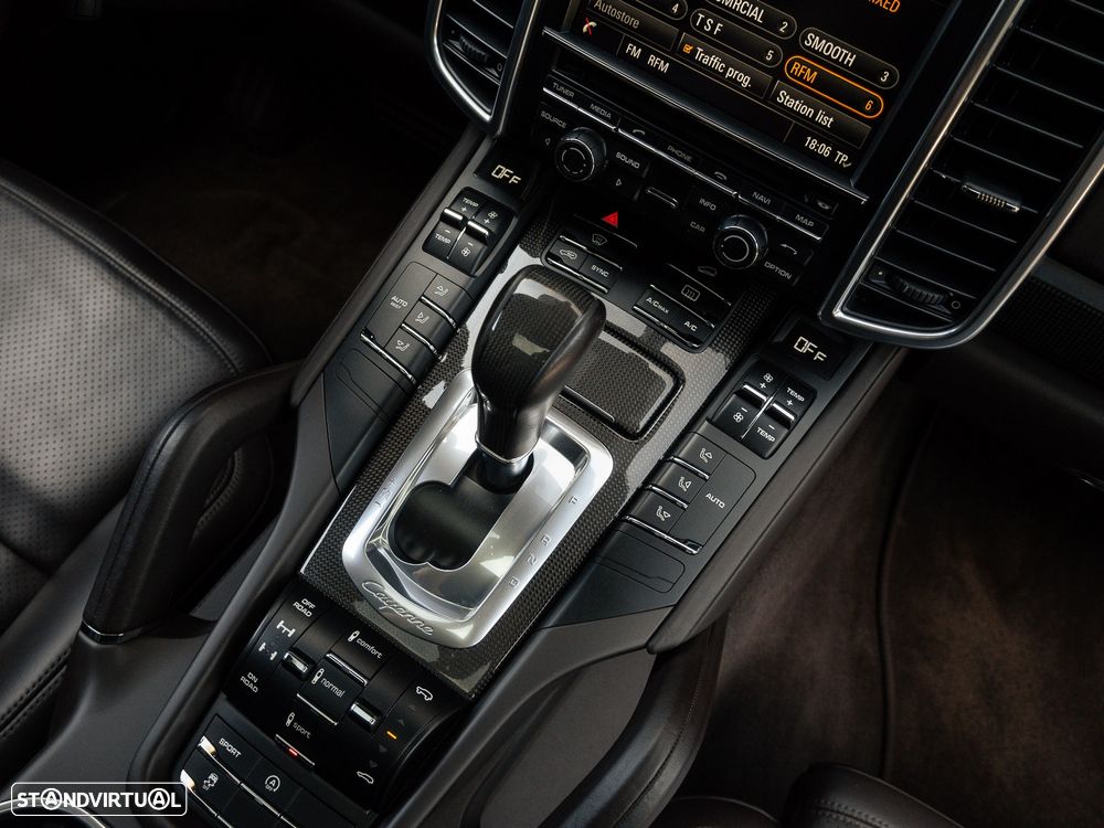 Porsche Cayenne S - 33
