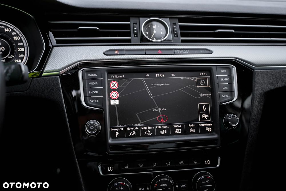 Volkswagen Passat - 35