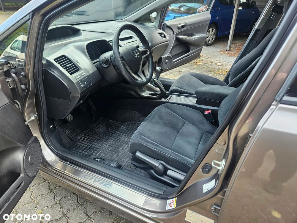 Honda Civic 1.8 Comfort - 8