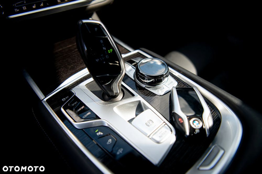 BMW Seria 7 740Li xDrive sport - 14