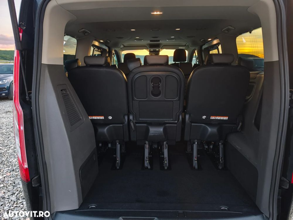 Ford Tourneo Custom - 28