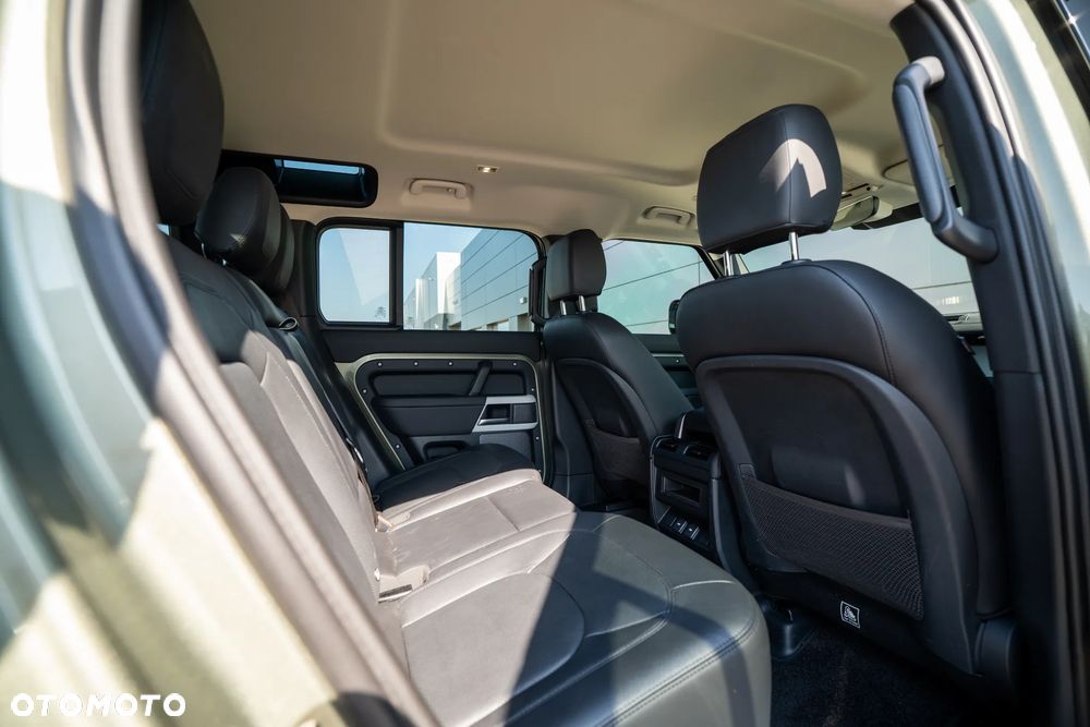 Land Rover Defender - 15