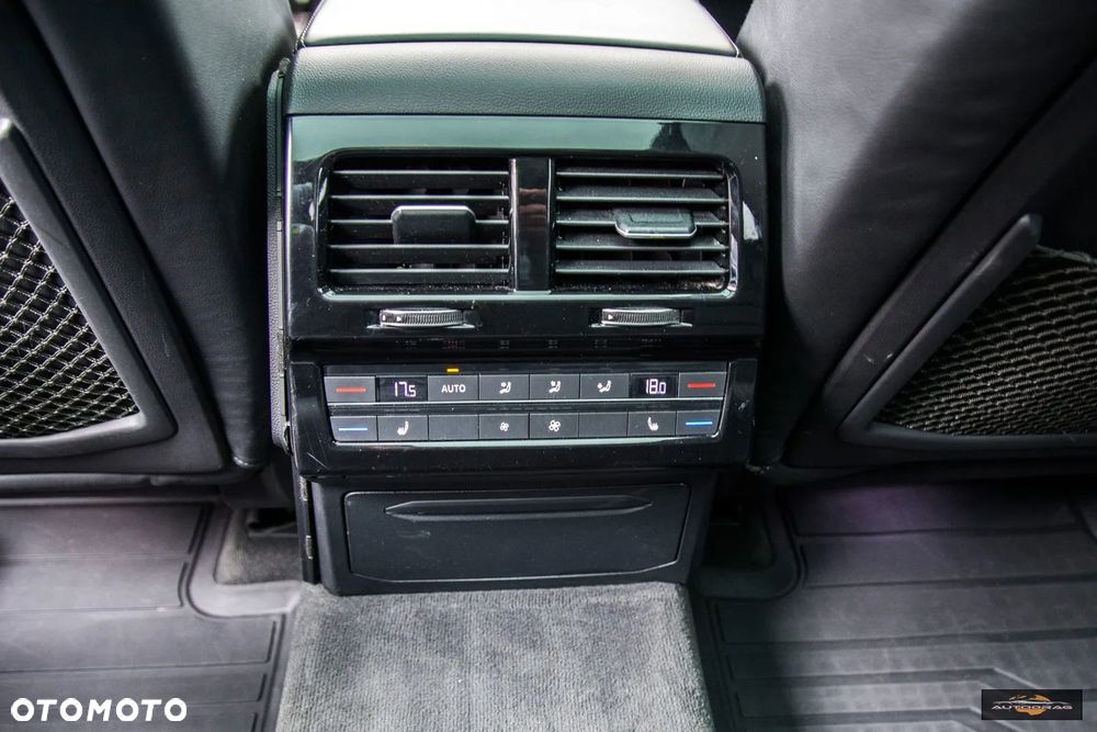 Volkswagen Touareg 3.0 V6 TDI SCR 4Mot R-Line - 29