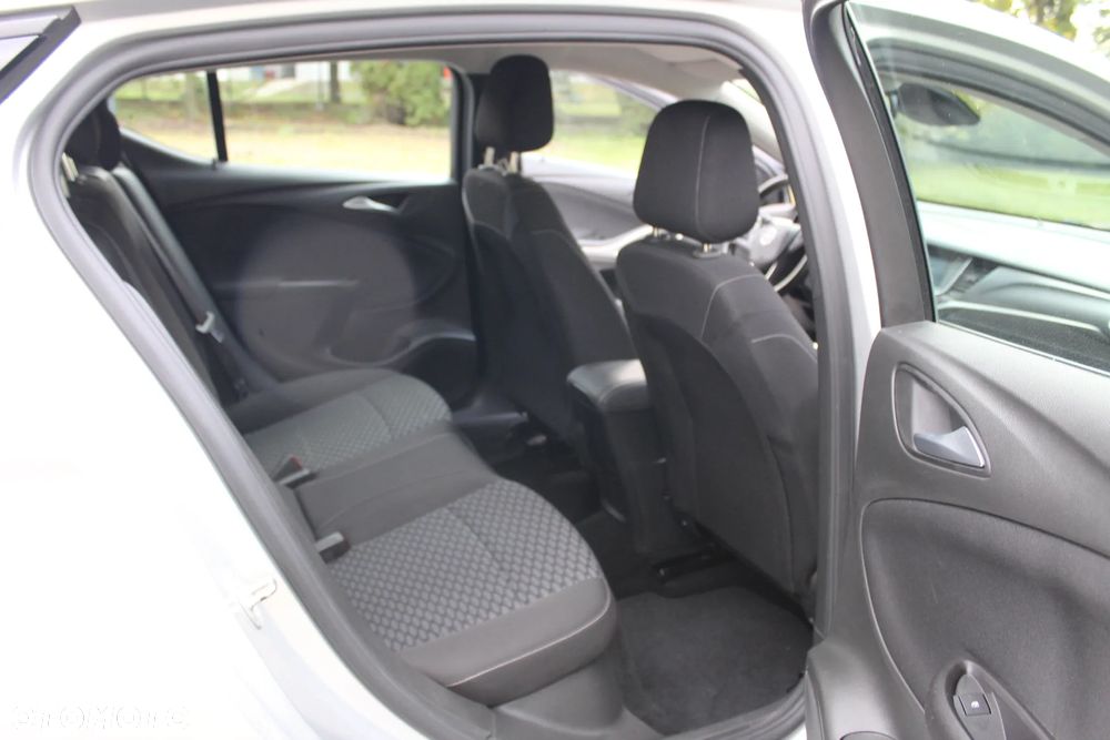 Opel Astra 1.2 Turbo Edition - 10