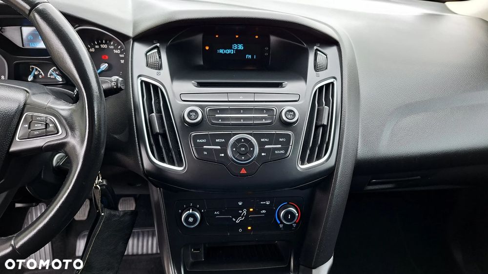 Ford Focus 1.0 EcoBoost Trend - 39