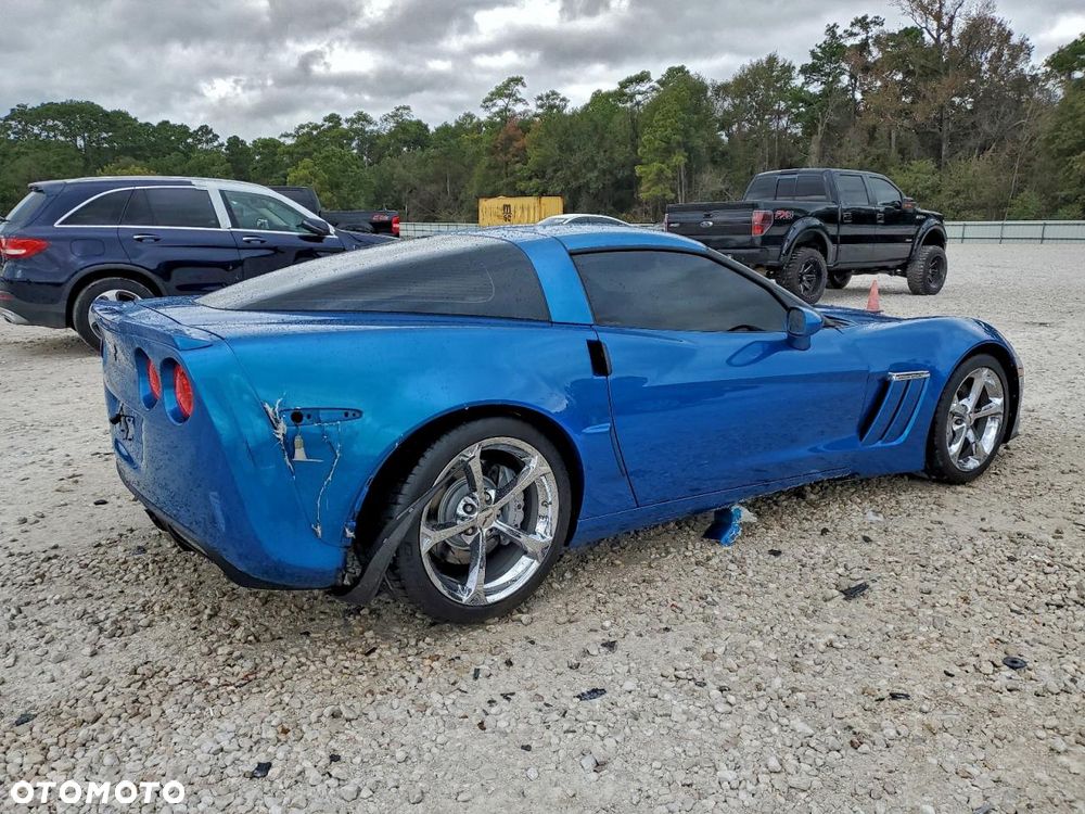 Chevrolet Corvette - 4