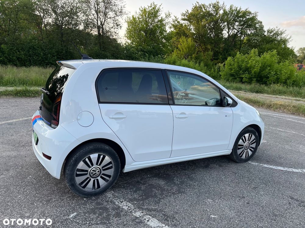 Volkswagen up! e-up - 11