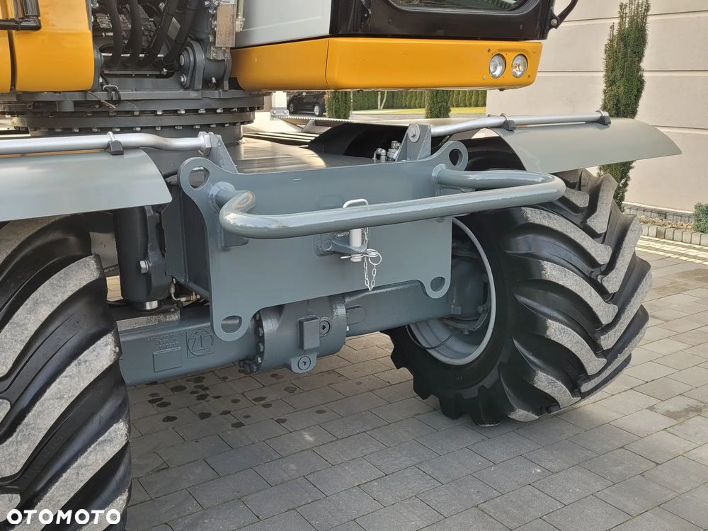 Liebherr A918 compact / ROTOTILT ze szczypcami / 7800h / bez AdBlue i DPF / - 17