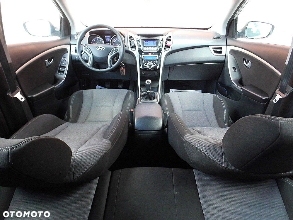 Hyundai i30 1.6 CRDi Fifa World Cup Edition - 18