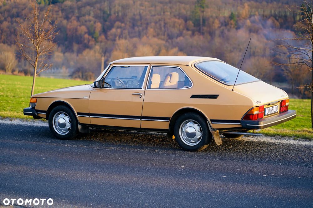 Saab 900 - 3