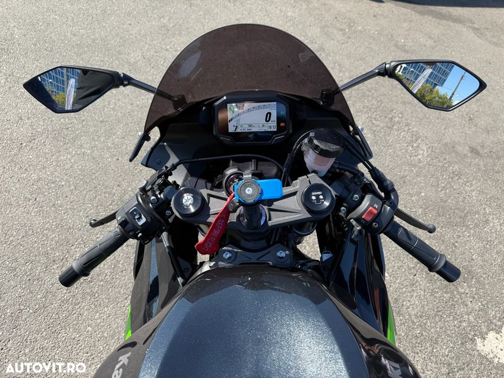 Kawasaki ZX-6R Ninja - 11
