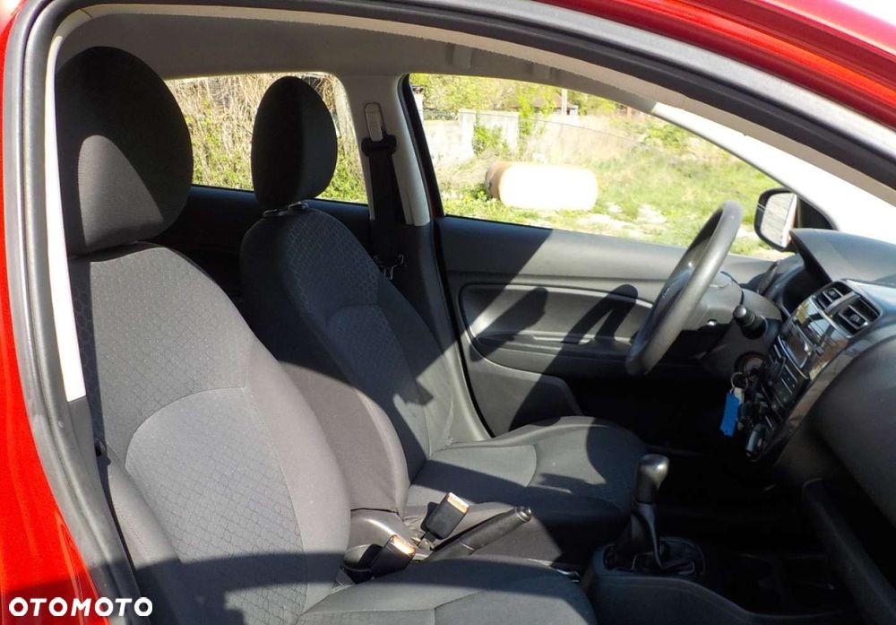 Mitsubishi Space Star - 16