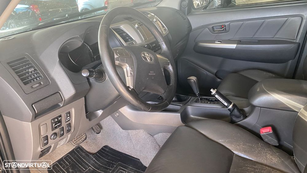 Toyota Hilux - 7