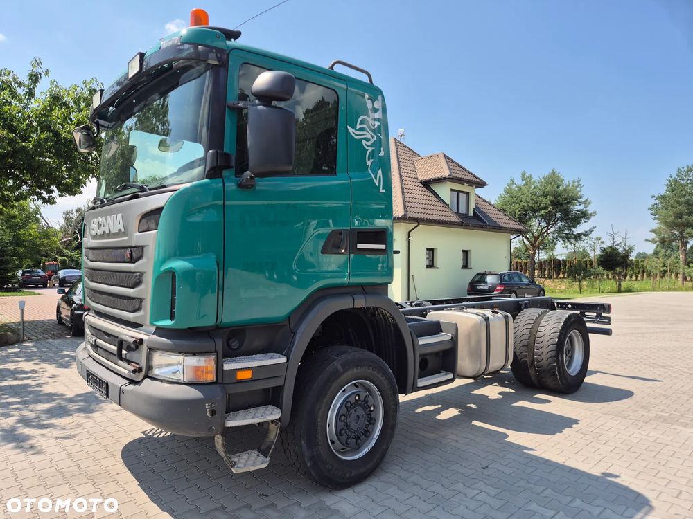 Scania SCANIA G440 4X4 na mostach