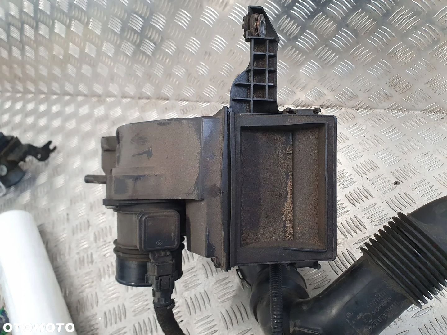 Dacia Duster 2010-2017 1.5 DCI Obudowa filtróa powietrza - 4