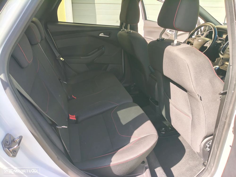 Ford Focus SW 1.5 TDCi ST-Line - 23