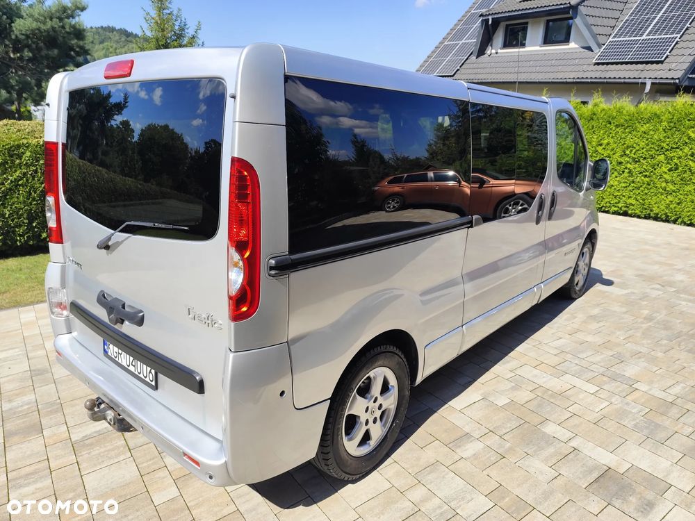 Renault Trafic Grand Passenger Black Edition - 5