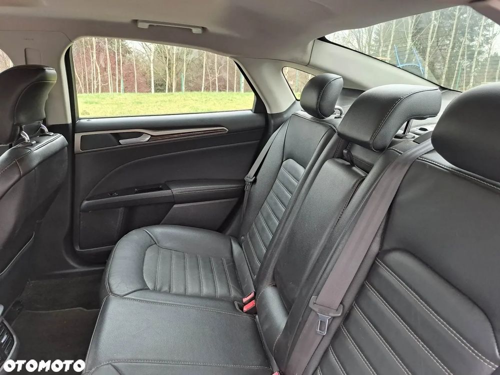 Ford Fusion - 5