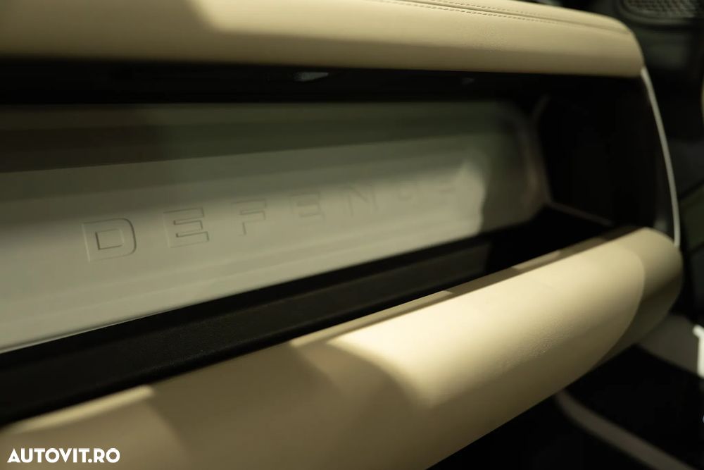 Land Rover Defender 110 2.0 P300 SE - 21