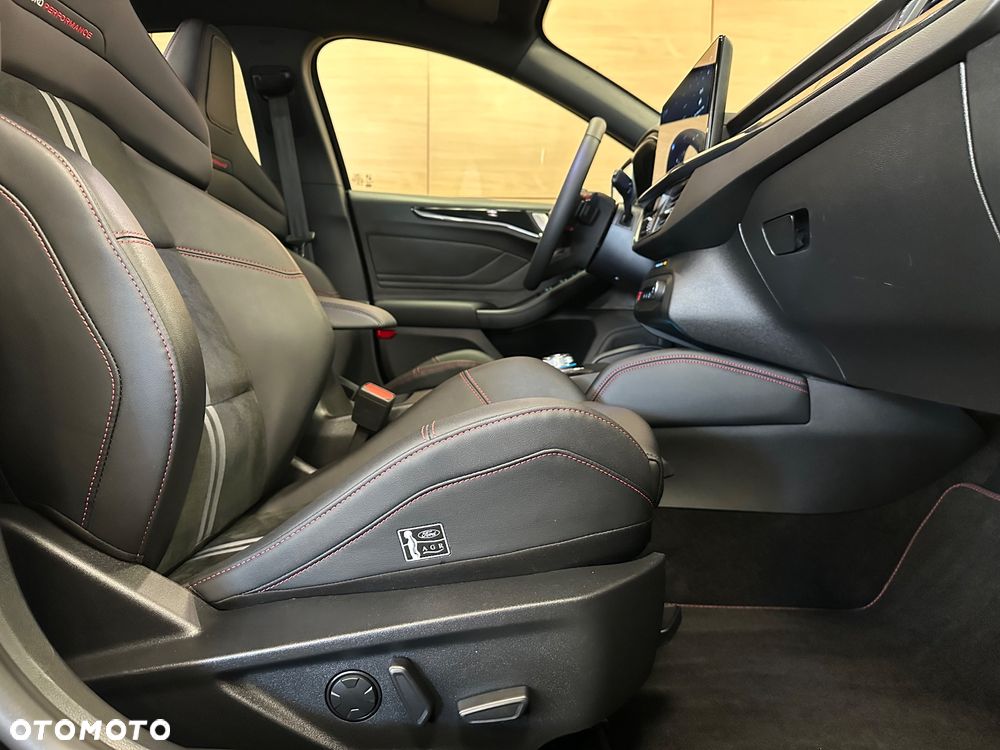 Ford Focus 2.3 EcoBoost ST X - 11