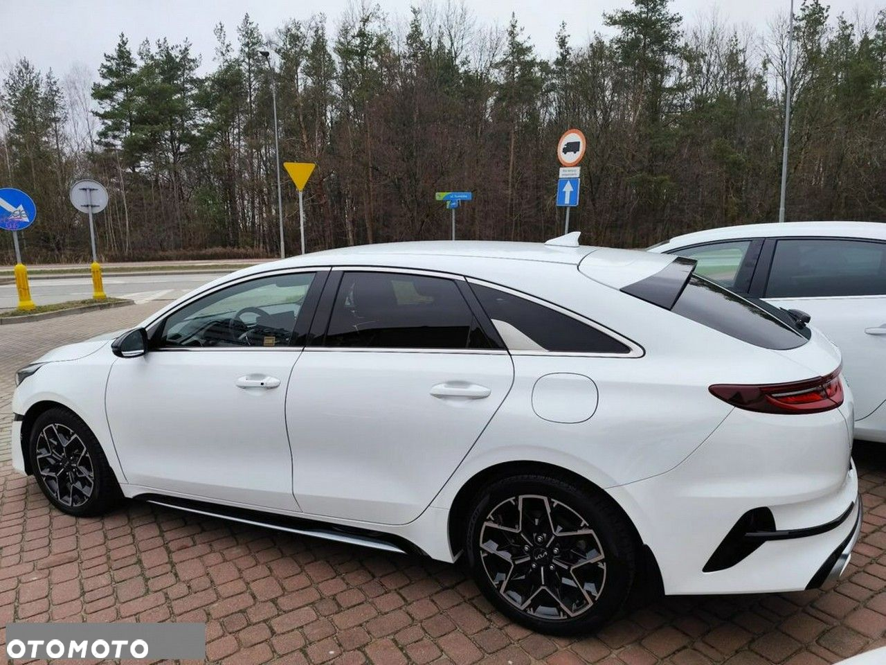 Kia ProCeed - 7