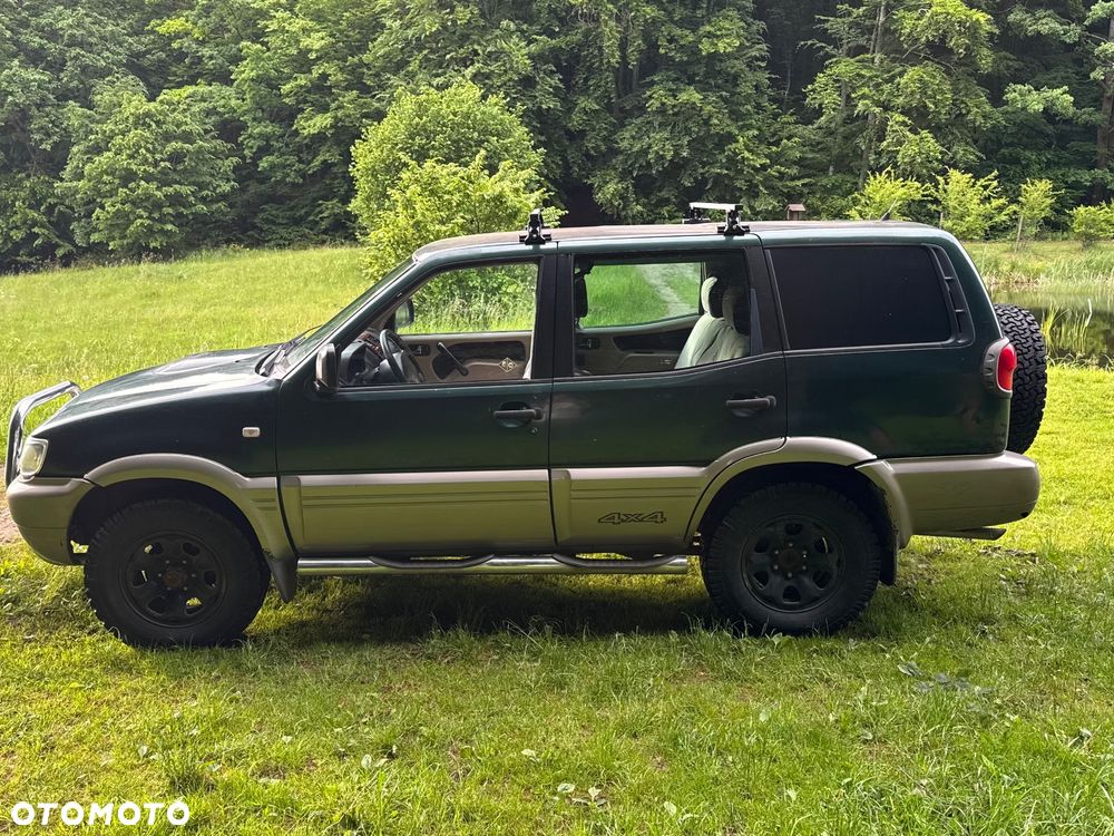 Nissan Terrano 2.7 TDi Elagance - 8