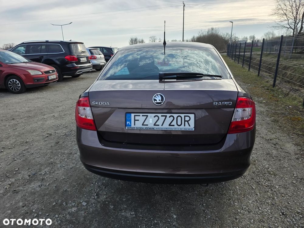 Skoda RAPID 1.2 TSI Ambition - 9