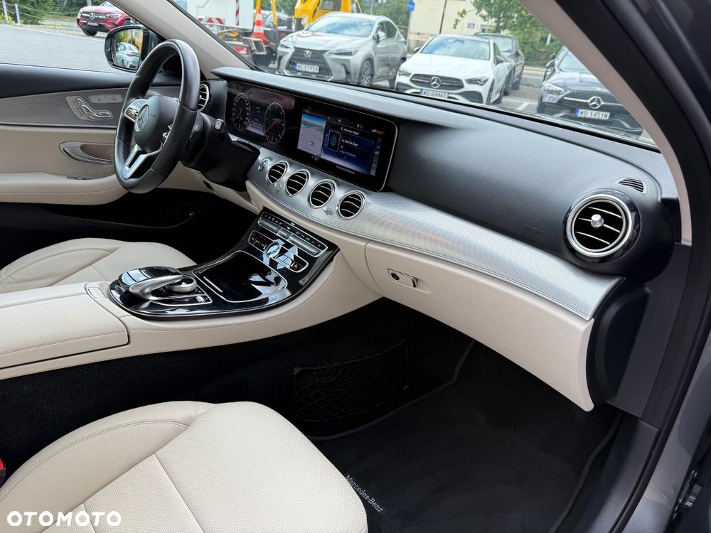 Mercedes-Benz Klasa E 220 d 9G-TRONIC AMG Line - 17