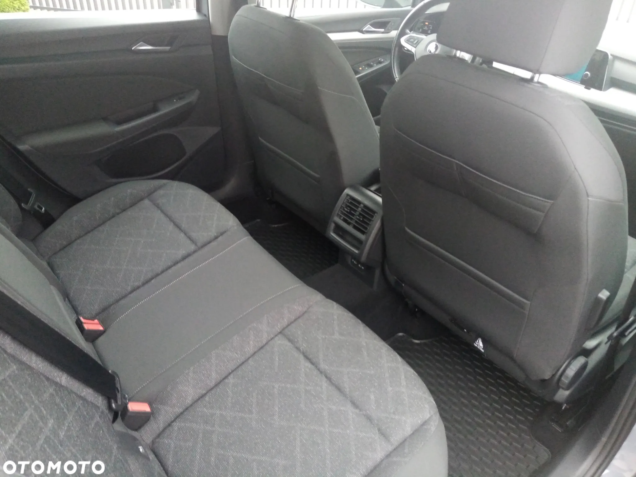 Volkswagen Golf - 6