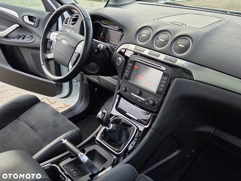 Ford S-Max 2.0 TDCi DPF Ambiente - 19