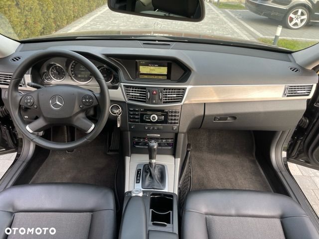 Mercedes-Benz Klasa E 250 CDI DPF BlueEFFICIENCY Automatik - 31