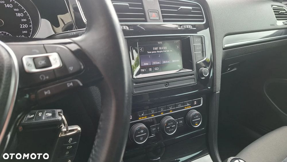 Volkswagen Golf - 9