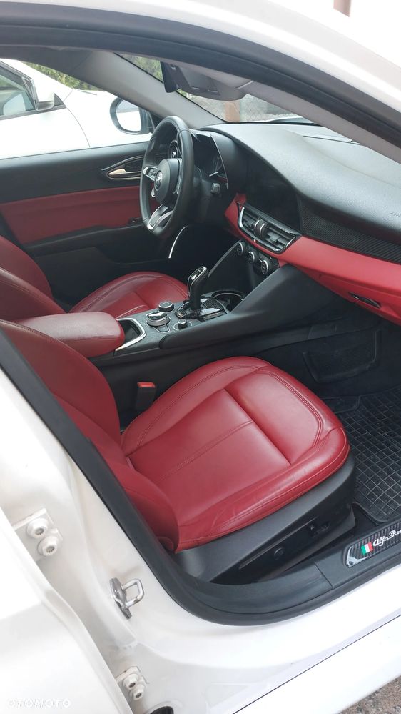 Alfa Romeo Giulia 2.0 Turbo TI Q4 - 9