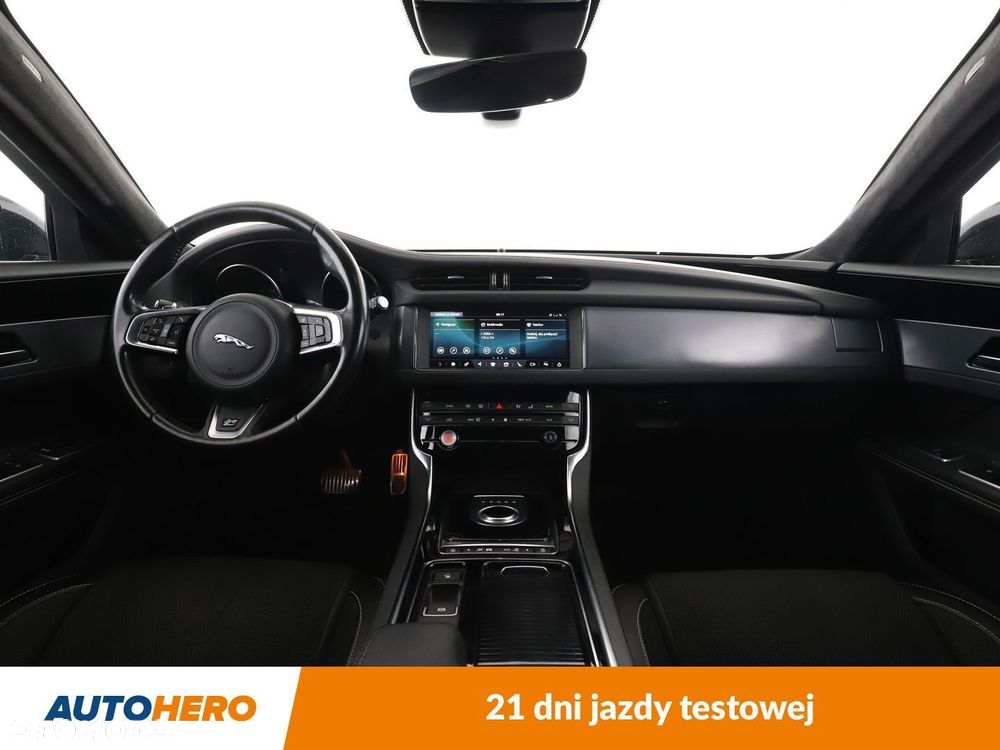 Jaguar XF 2.0 i4D R-Sport - 12