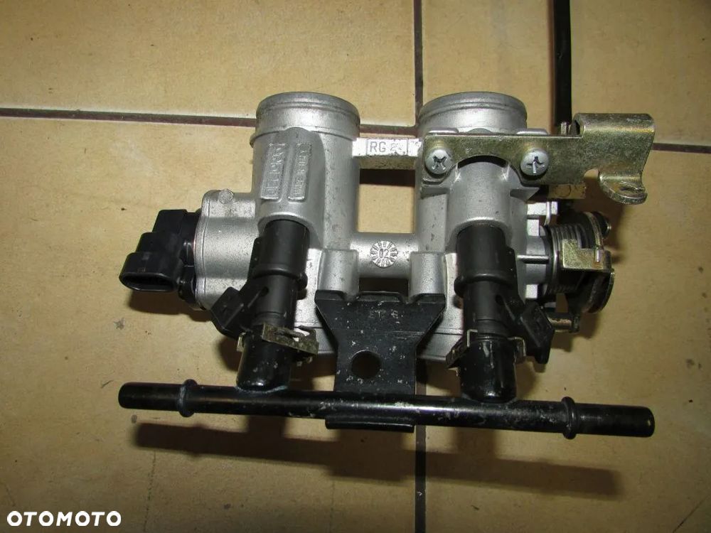 APRILIA PEGASO 650 i.e. 01-04 przepustnica wtrysk TPS - 2