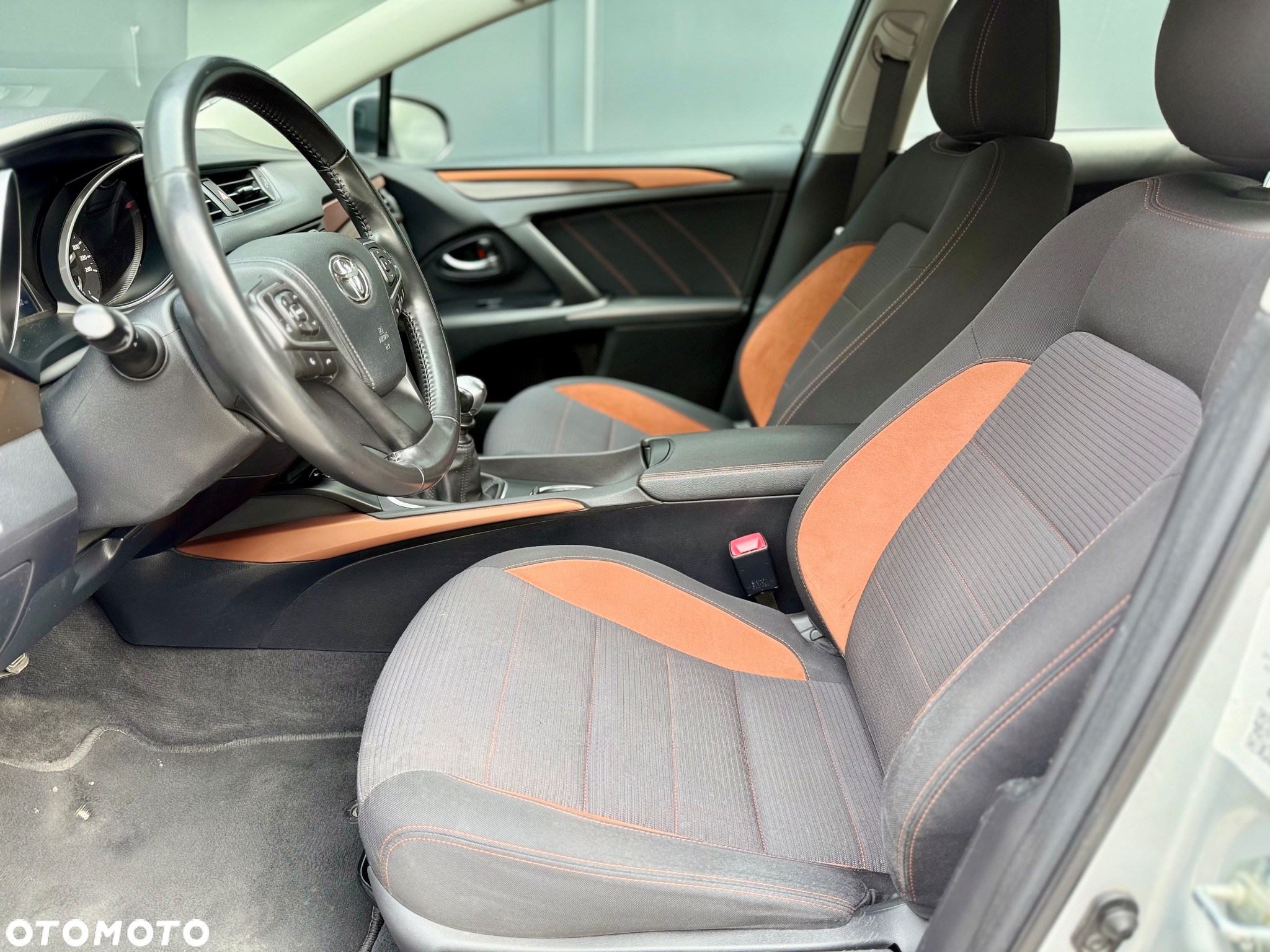 Toyota Avensis - 17