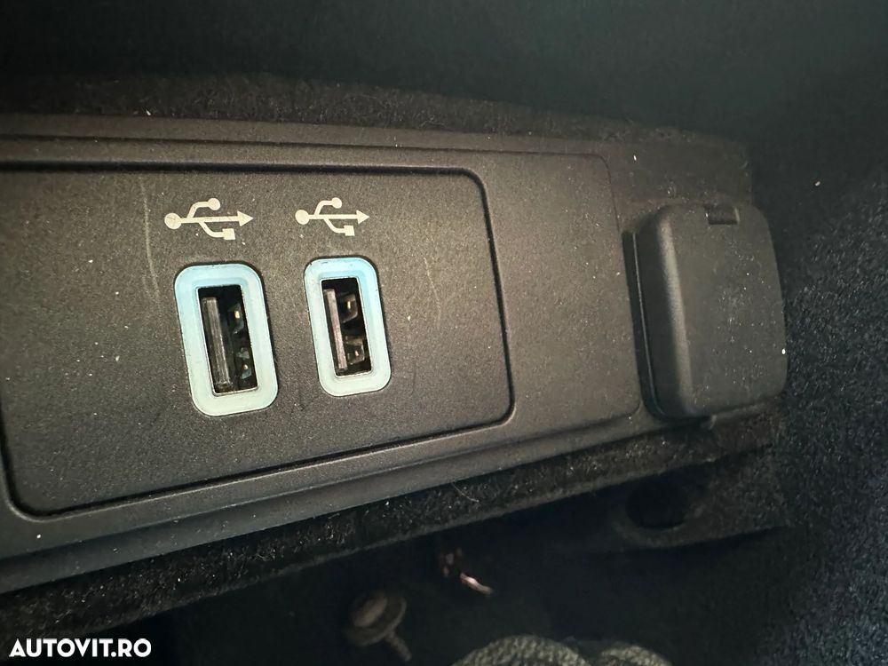 Ford Mondeo 2.0 TDCi Powershift - 12