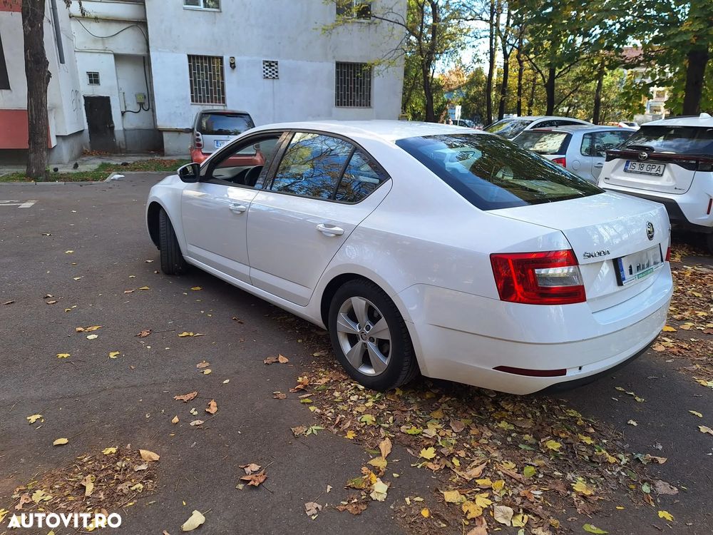 Skoda Octavia Combi Diesel 1.6 TDI Style - 5