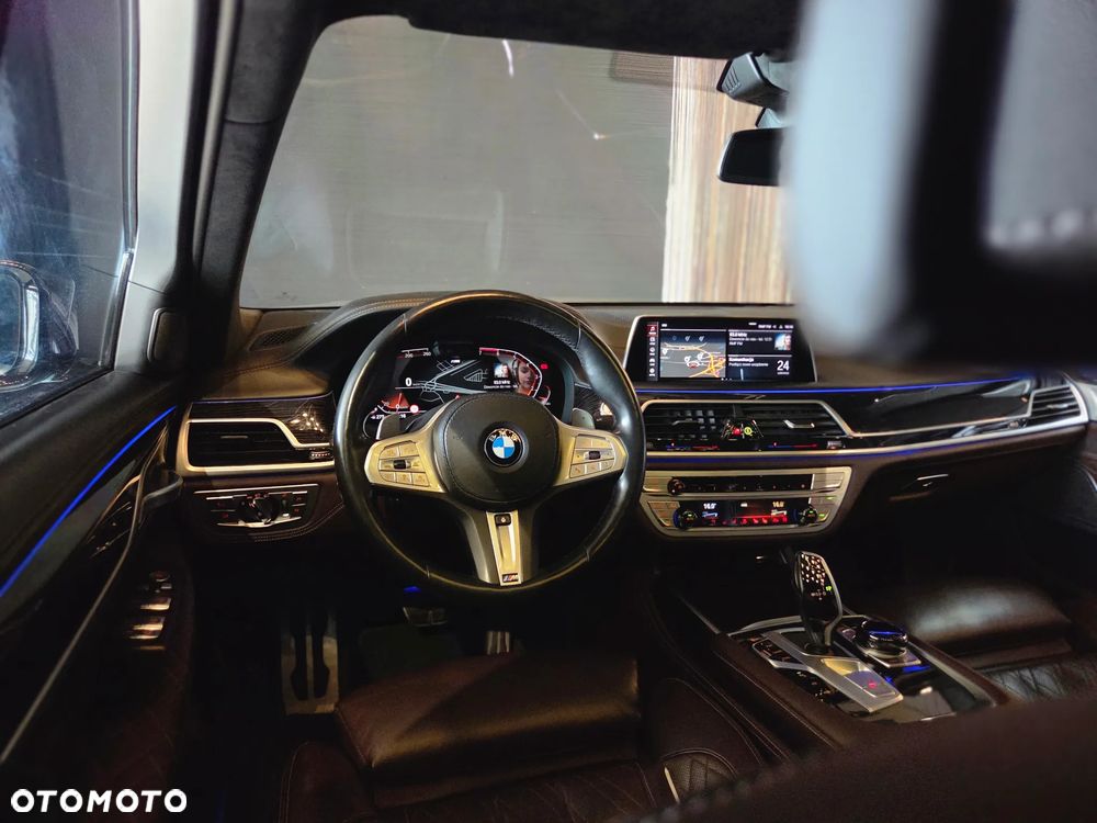 BMW Seria 7 750i xDrive sport - 14