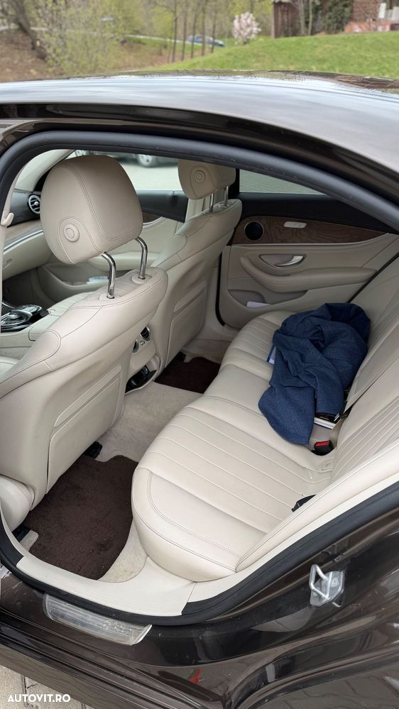 Mercedes-Benz E 220 d 4MATIC Aut. - 10
