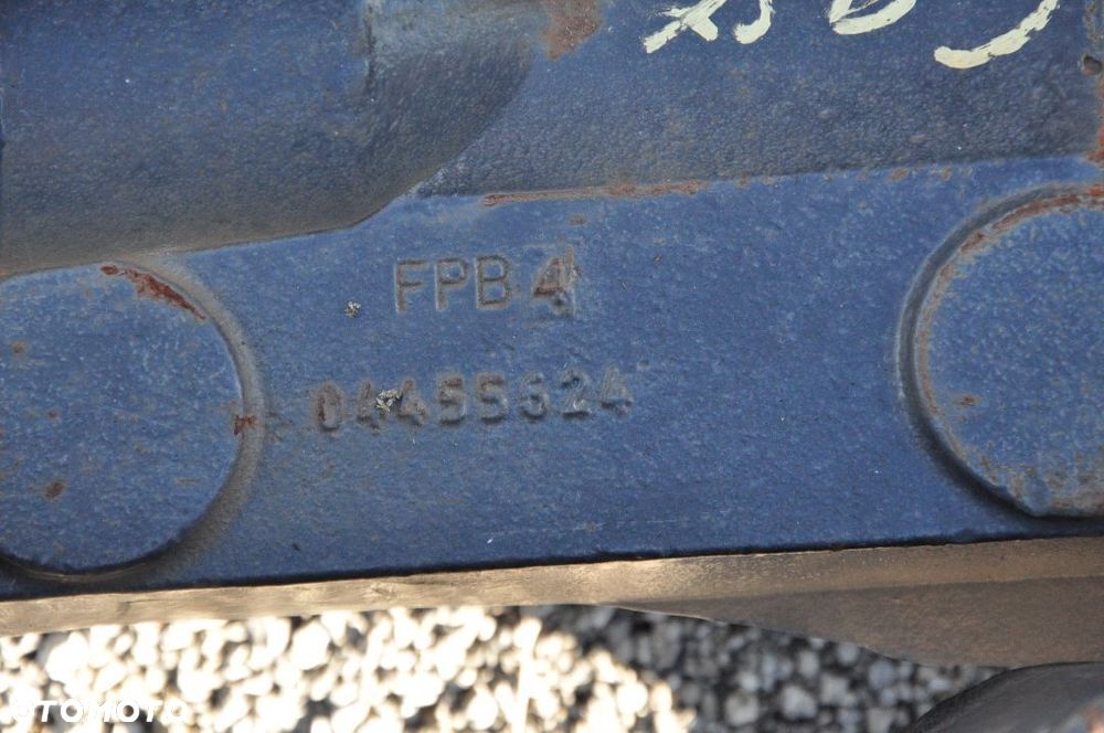 WSPORNIK SUPORT RAMA CASE / NEW HOLLAND NR 2044556227 / 04455624 - 3